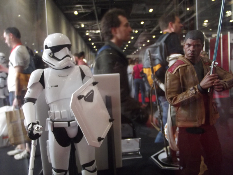 Illustration for article titled Getting Up Close With Hot Toys' Amazing The Force Awakens Figures